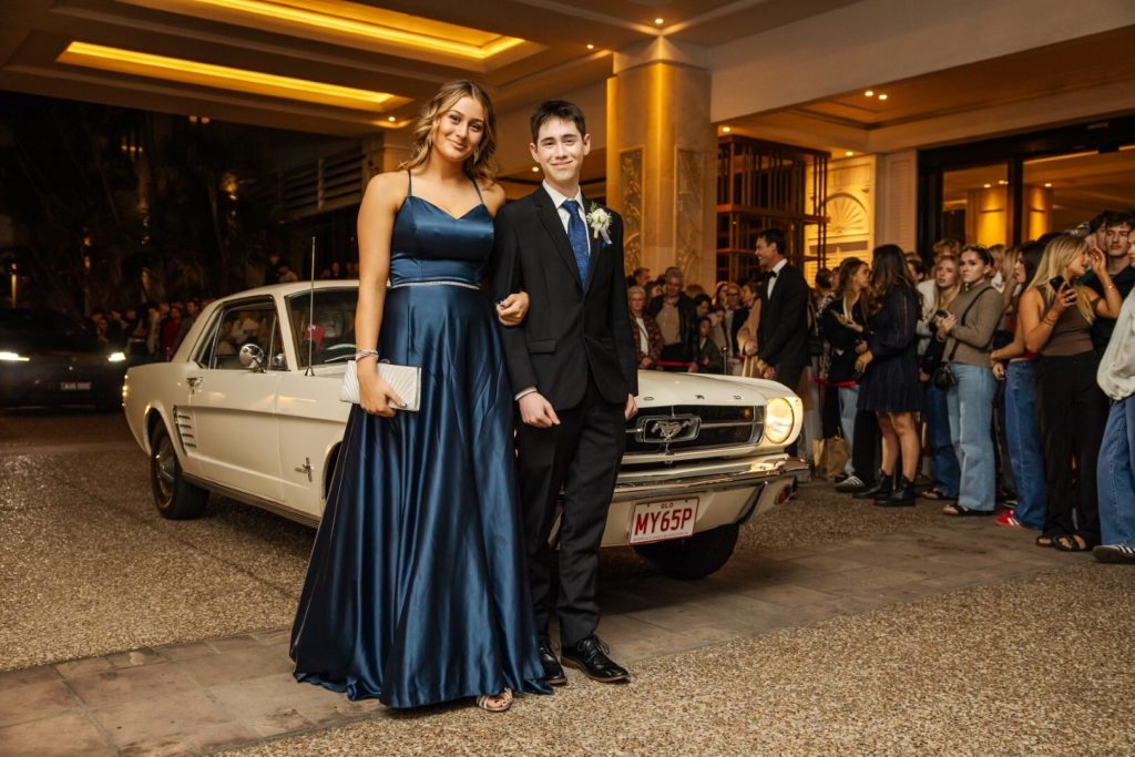 Vintage Mustang Gold Coast Formal Car hire